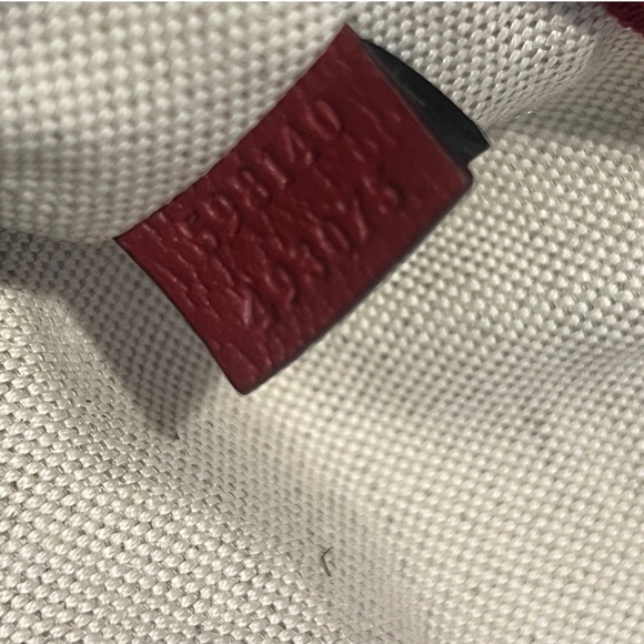 A 262 - π―% authentic Gucci medium backpack bag - Picture 12 of 14